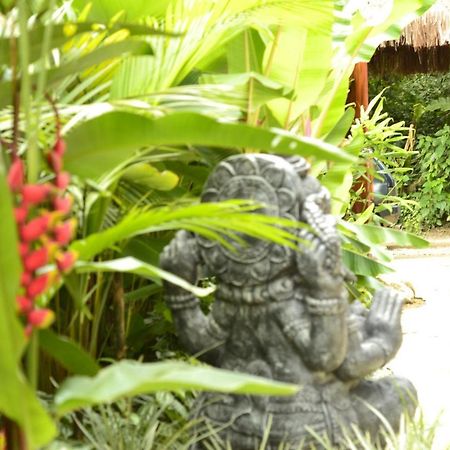 乌巴图巴 Moksha Surf Yoga酒店 外观 照片
